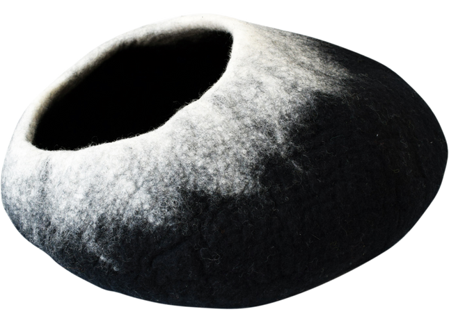 Handgefertigte Dharma-Karma-Höhle in Ombre Schwarz-Weiss