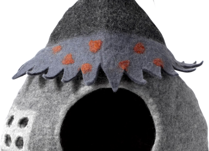 Einzigartige graue Feenhaus-Höhle für magische Momente im Garten