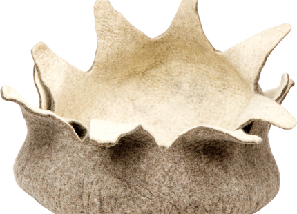 Handgeflochtener Korb in natürlicher Weisstönung für stilvolle Aufbewahrung