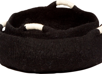 Schwarzer Korb mit Griffen für stilvolle Aufbewahrung