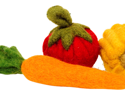 Drei bunte Gemüsefiguren im Set - ideal für kreative Spielstunden!