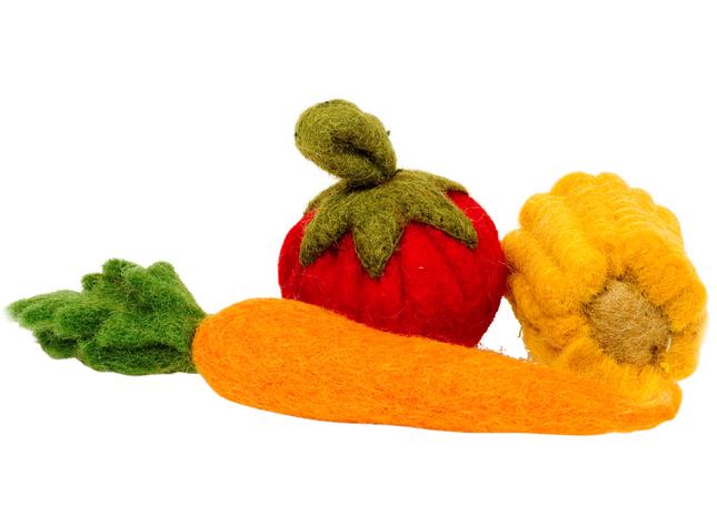 Drei bunte Gemüsefiguren im Set - ideal für kreative Spielstunden!