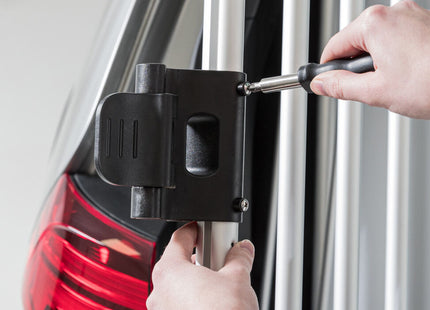 Schützendes Universal-Heckgitter in Silber-Schwarz von Trixie