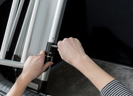 Schützendes Universal-Heckgitter in Silber-Schwarz von Trixie