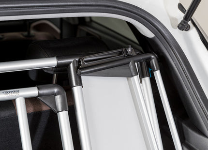 Schützendes Universal-Heckgitter in Silber-Schwarz von Trixie