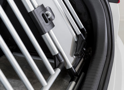 Schützendes Universal-Heckgitter in Silber-Schwarz von Trixie