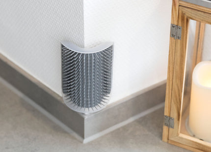 Sanfte Massagebürste für Katzen in Grau von Trixie