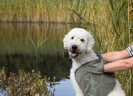 Weiches graues Handtuch mit praktischen Handlaschen aus Mikrofaser