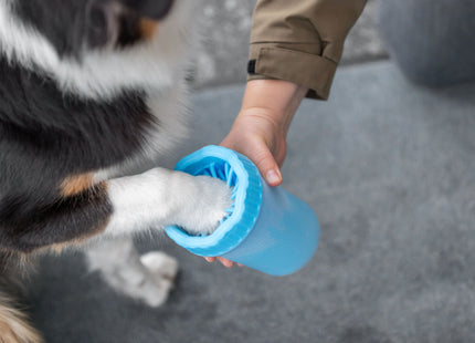 Praktischer blauer Pfotenreiniger aus Silikon für saubere Hundepfoten