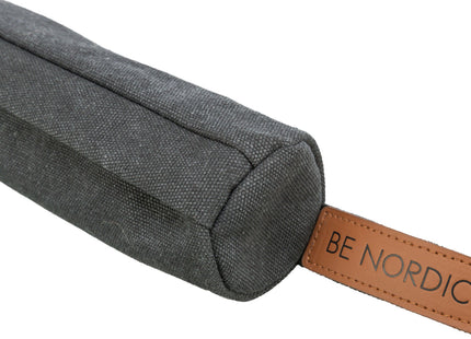 Schwarzer Futterdummy für Hunde von Trixie im nordischen Stil