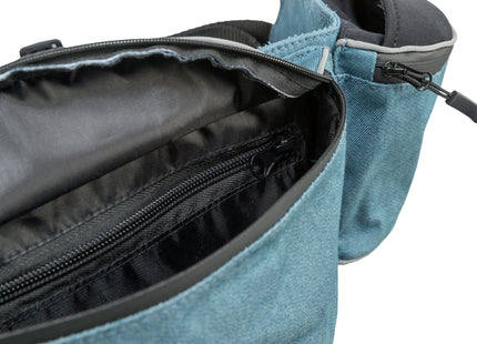 Praktische blaue Hüfttasche für unterwegs