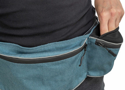 Praktische blaue Hüfttasche für unterwegs